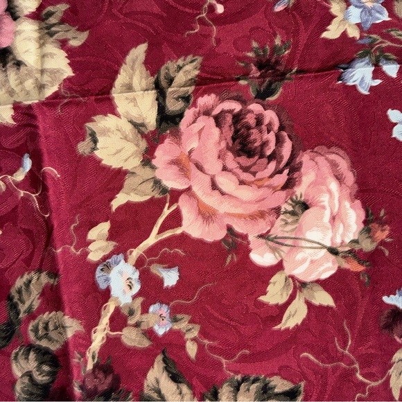 Richloom Brick Red Floral Rose Fabric Woven Home Decor 1 Yard 53.5 Width - Picture 8 of 9